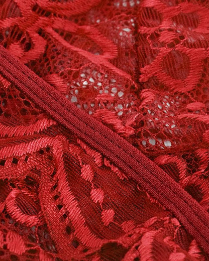 Diepe V-hals kanten body met open kruis en gekruiste rug