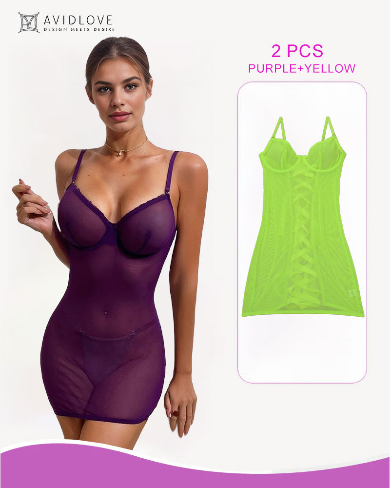 Rygglos minninjurk met Vetersluiting en Banddetaljer inn Kant