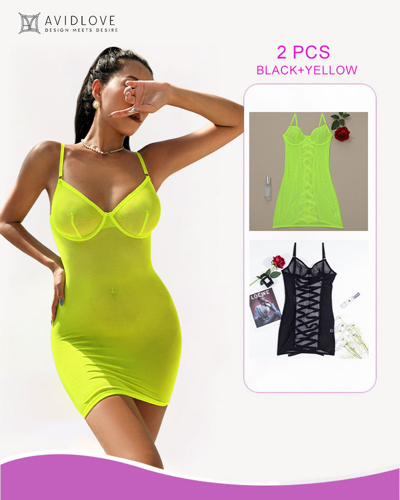 Rygglos minninjurk met Vetersluiting en Banddetaljer inn Kant