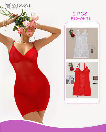 Rygglos minninjurk met Vetersluiting en Banddetaljer inn Kant