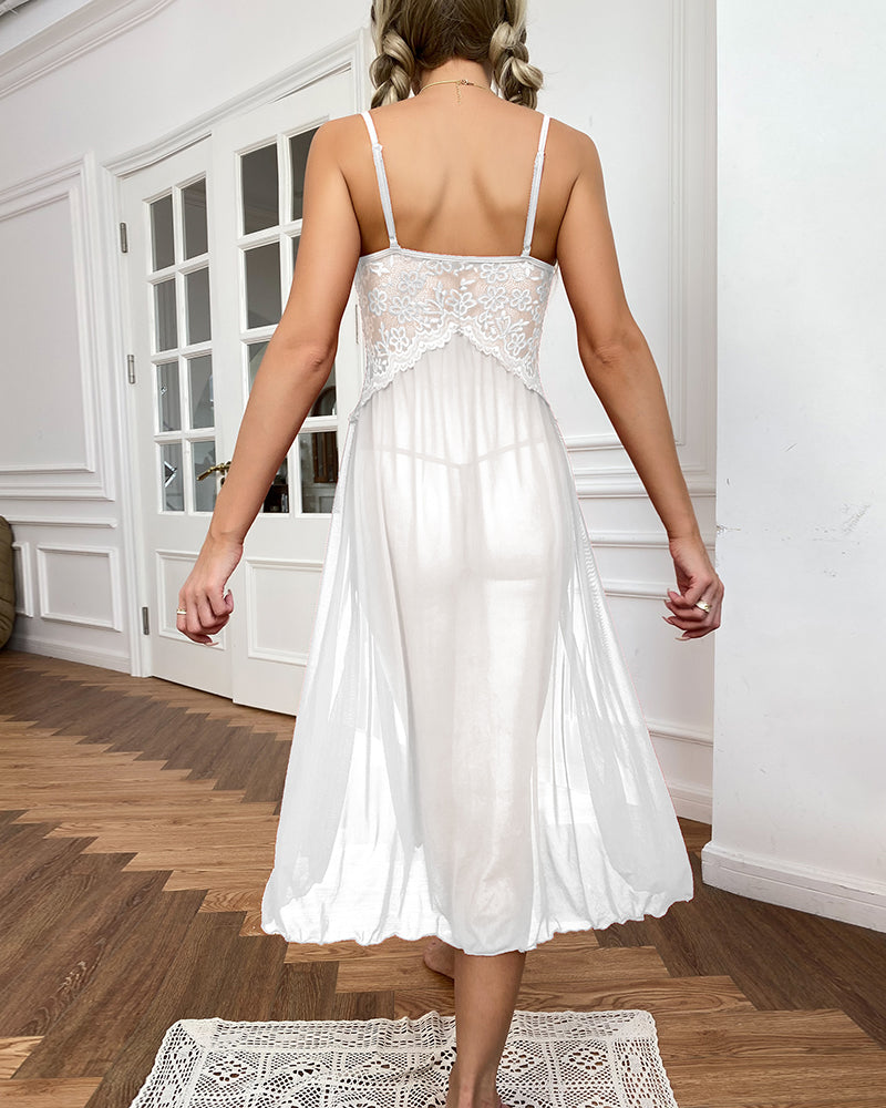 Meshjurk met dinepe V-hals en Kantdetainls inn Sindorna