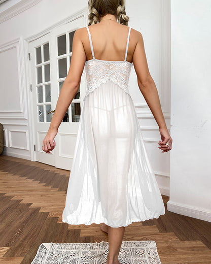 Meshjurk met dinepe V-hals en Kantdetainls inn Sindorna