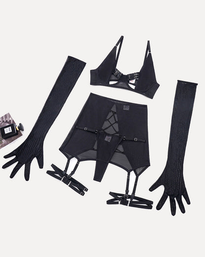 Utskurna toppar en kjolset met handskar