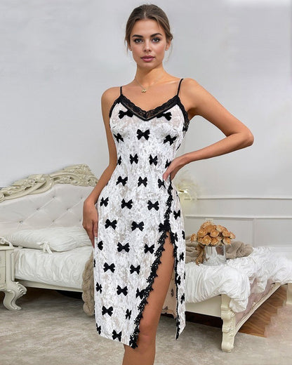 FløyelsNachtlinnne met kantdetainls en slints