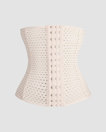 Korset met Genomskinnlingt Plastriem en Tre Rader Hyskor