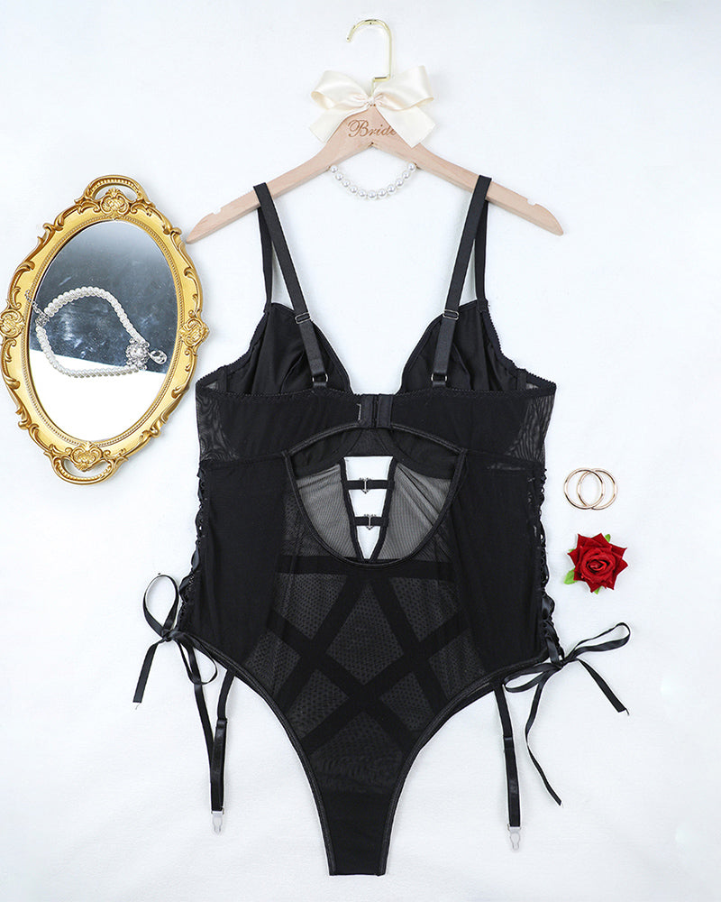 Plus Sinze Leerkroppsdrakt met Eleganta Snordetaljer